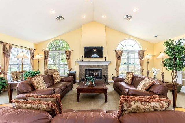 6516 Lakeview Circle, Canal Winchester, OH 43110