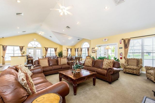 6516 Lakeview Circle, Canal Winchester, OH 43110