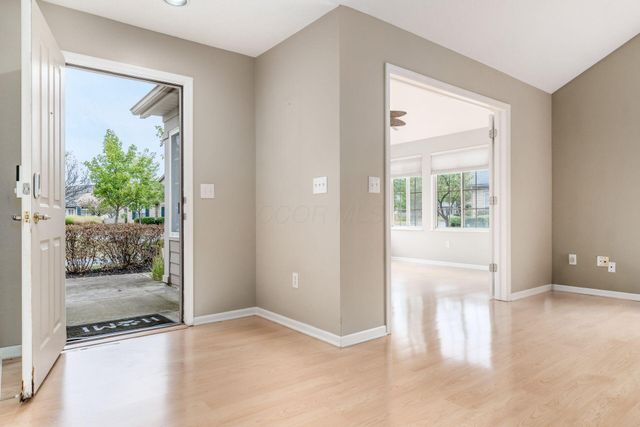 6516 Lakeview Circle, Canal Winchester, OH 43110