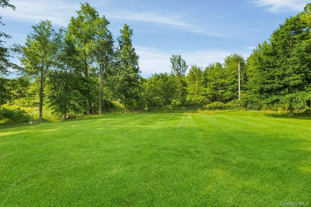 176 County Route 17, Thompson Ridge, NY 12566