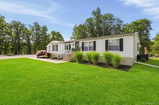 176 County Route 17, Thompson Ridge, NY 12566