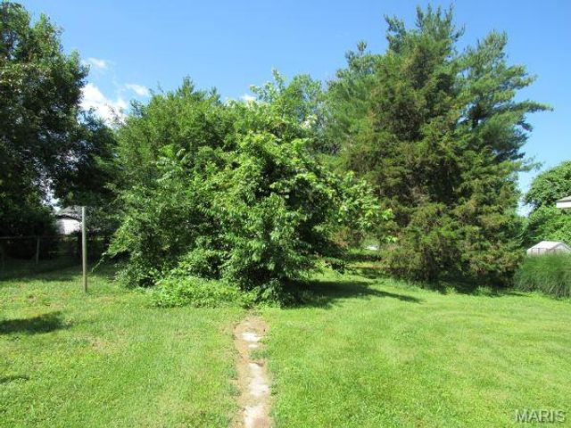 6024 W B Street, Belleville, IL 62223