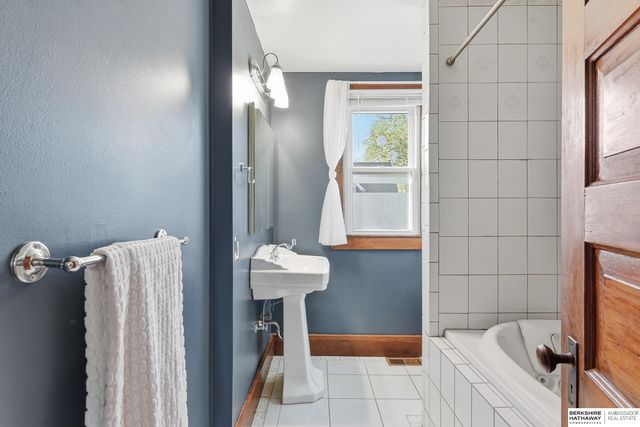 329 N 35th Street, Lincoln, NE 68503