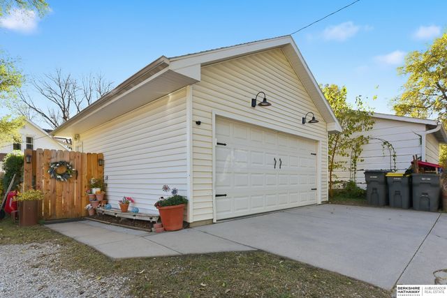 329 N 35th Street, Lincoln, NE 68503