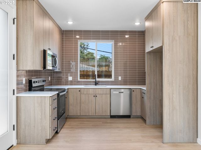 4043 Se 115th Ave, Portland, OR 97266