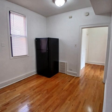 4808 W Barry Avenue 2W, Chicago, IL 60641