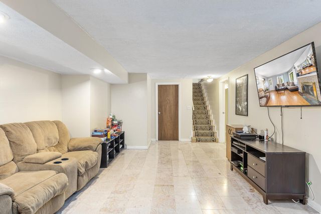 4250 Curwood Avenue, Grand Rapids, MI 49508