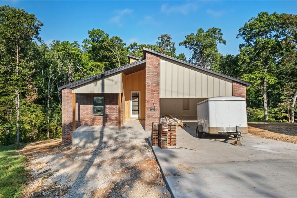 19 Dumfries Lane, Bella Vista, AR 72715