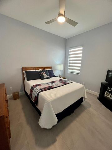 12245 N Baypoint Circle, Parkland, FL 33076