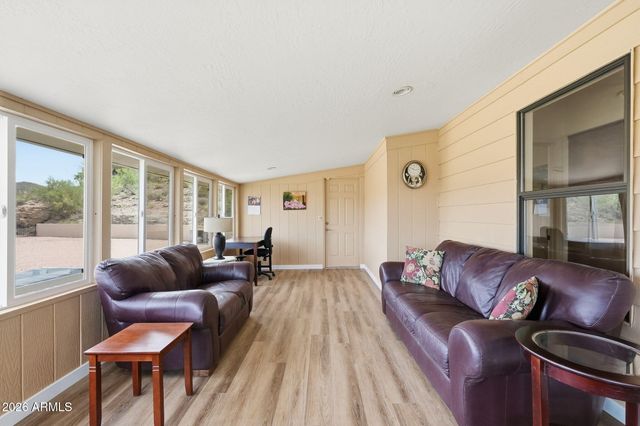 1070 N QUEEN MARY Way, Queen Valley, AZ 85118