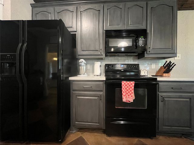 106 Meadowlark Drive, Palmer, TX 75152