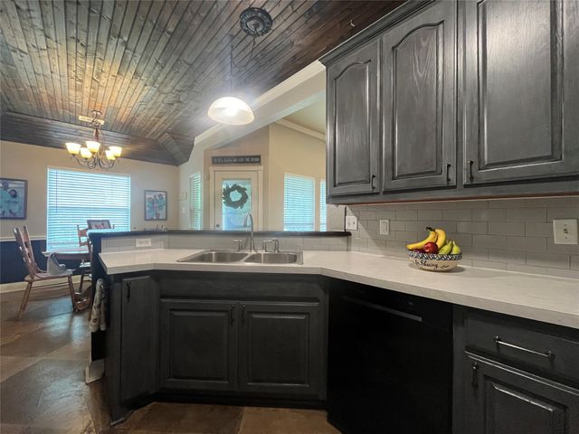 106 Meadowlark Drive, Palmer, TX 75152