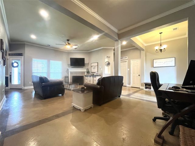 106 Meadowlark Drive, Palmer, TX 75152