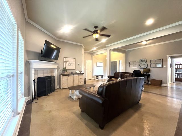 106 Meadowlark Drive, Palmer, TX 75152