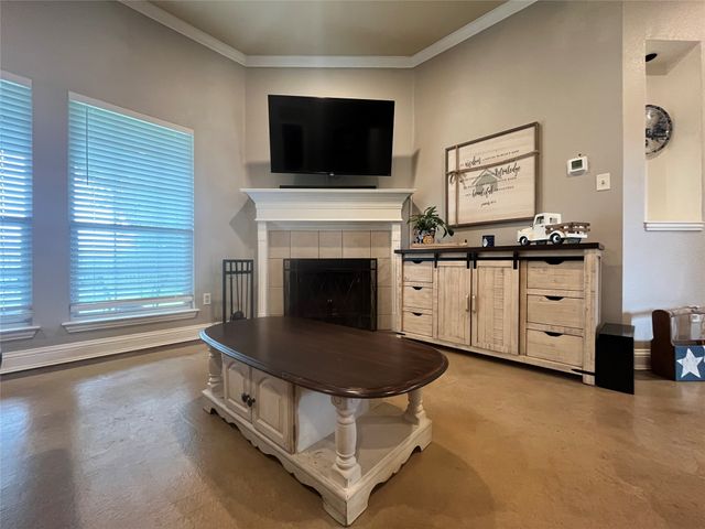 106 Meadowlark Drive, Palmer, TX 75152