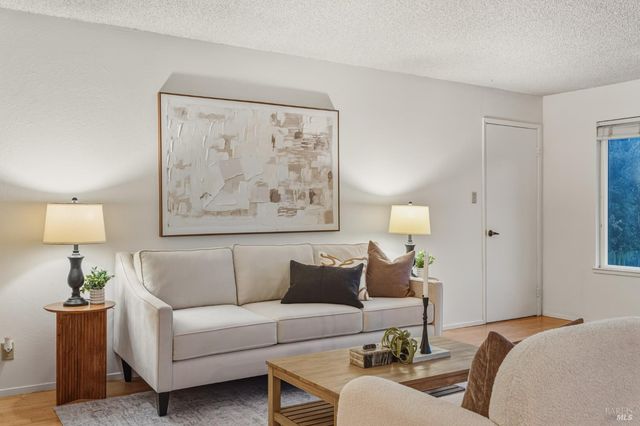 494 Mills Dr, Benicia, CA 94510