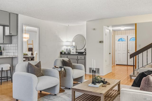 494 Mills Dr, Benicia, CA 94510