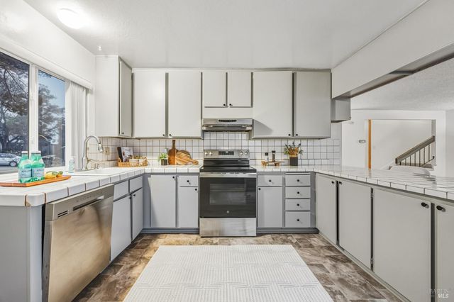 494 Mills Dr, Benicia, CA 94510