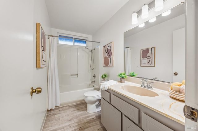 494 Mills Dr, Benicia, CA 94510