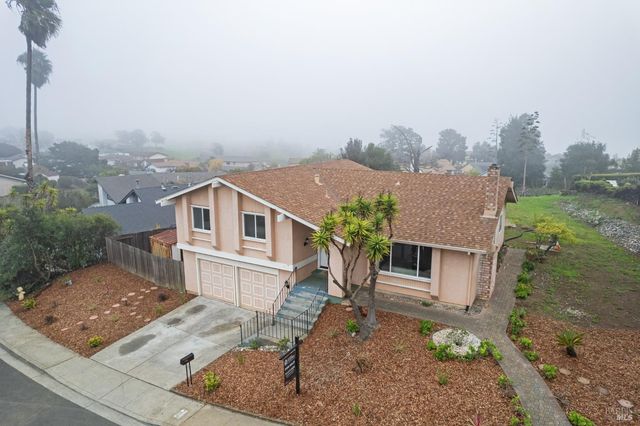 494 Mills Dr, Benicia, CA 94510