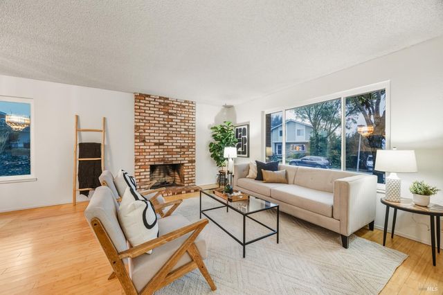 494 Mills Dr, Benicia, CA 94510