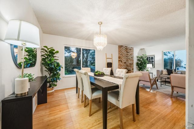 494 Mills Dr, Benicia, CA 94510