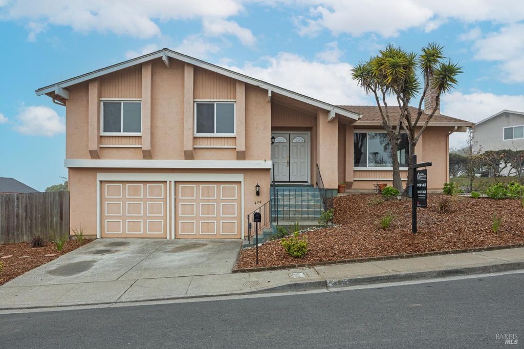 494 Mills Dr, Benicia, CA 94510
