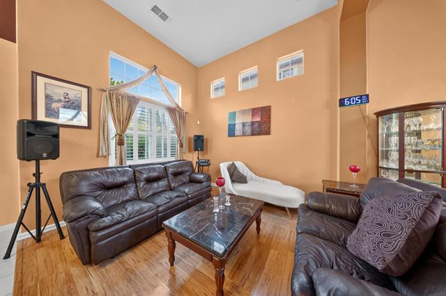 1761 Orvietto Dr, Roseville, CA 95661