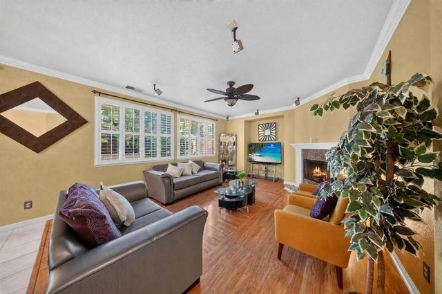 1761 Orvietto Dr, Roseville, CA 95661