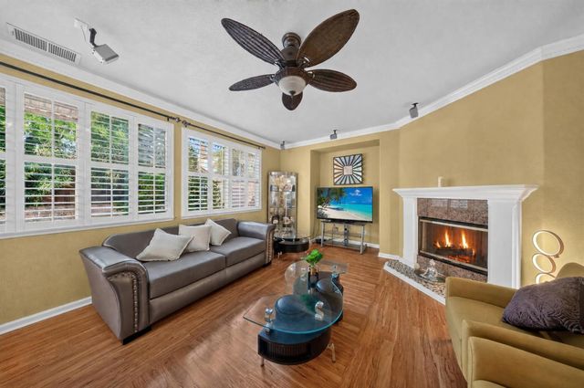 1761 Orvietto Dr, Roseville, CA 95661