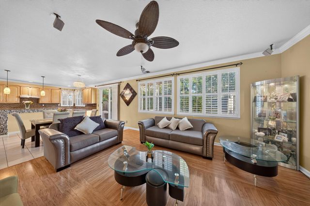 1761 Orvietto Dr, Roseville, CA 95661