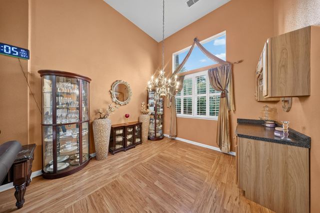 1761 Orvietto Dr, Roseville, CA 95661