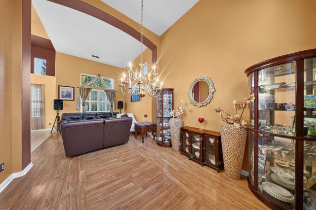 1761 Orvietto Dr, Roseville, CA 95661