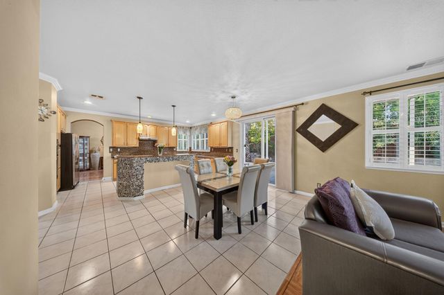 1761 Orvietto Dr, Roseville, CA 95661