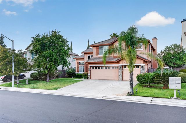 1761 Orvietto Dr, Roseville, CA 95661