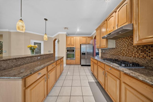 1761 Orvietto Dr, Roseville, CA 95661