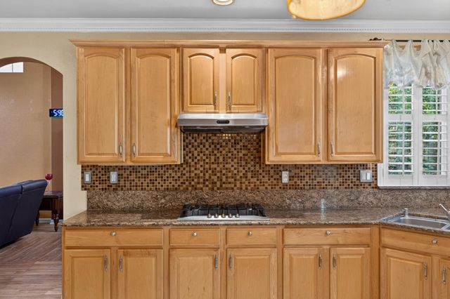 1761 Orvietto Dr, Roseville, CA 95661
