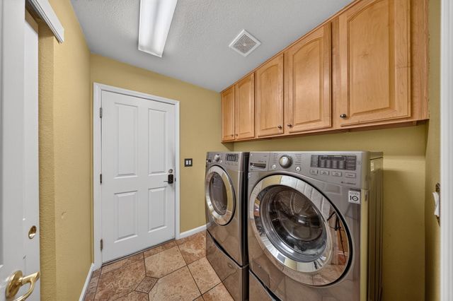 1761 Orvietto Dr, Roseville, CA 95661