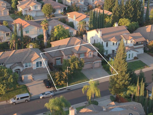 1761 Orvietto Dr, Roseville, CA 95661