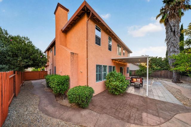 1761 Orvietto Dr, Roseville, CA 95661