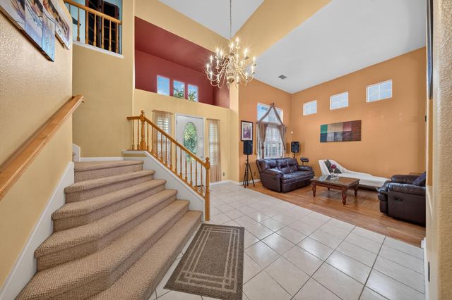1761 Orvietto Dr, Roseville, CA 95661