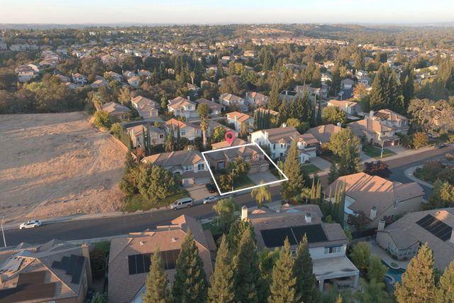 1761 Orvietto Dr, Roseville, CA 95661