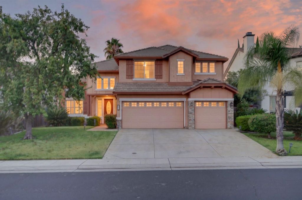 1761 Orvietto Dr, Roseville, CA 95661
