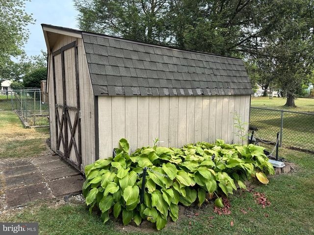 1913 MAPLEWOOD DR, Carlisle, PA 17013
