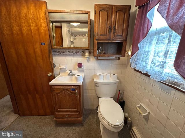 1913 MAPLEWOOD DR, Carlisle, PA 17013
