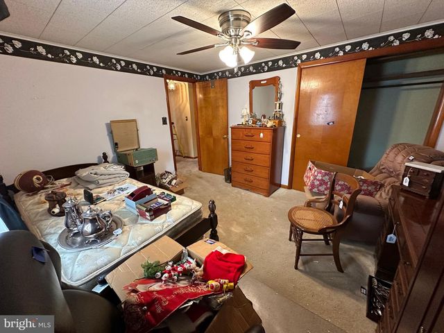 1913 MAPLEWOOD DR, Carlisle, PA 17013