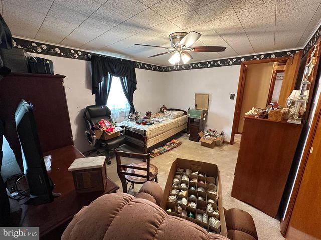 1913 MAPLEWOOD DR, Carlisle, PA 17013