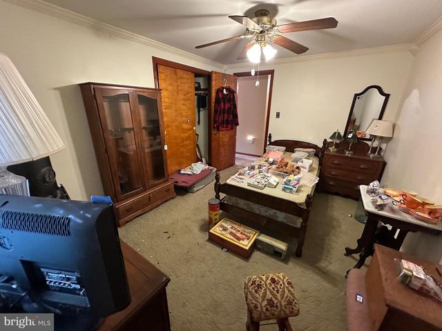 1913 MAPLEWOOD DR, Carlisle, PA 17013