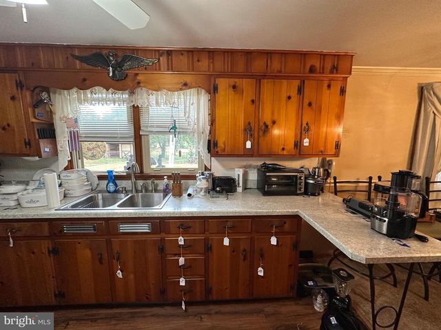1913 MAPLEWOOD DR, Carlisle, PA 17013