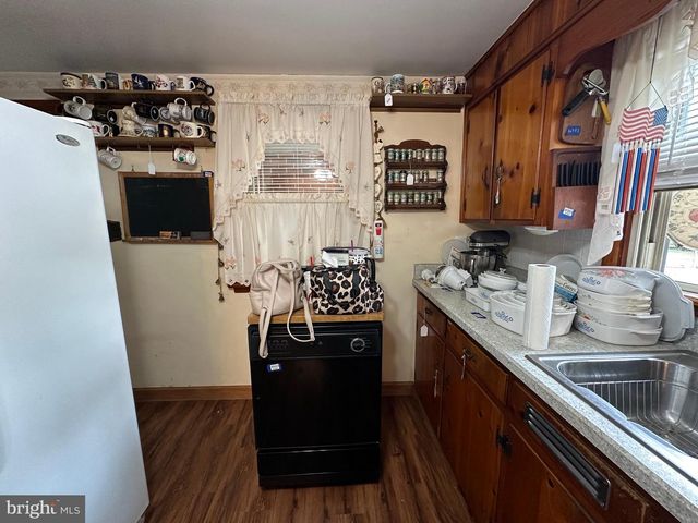 1913 MAPLEWOOD DR, Carlisle, PA 17013